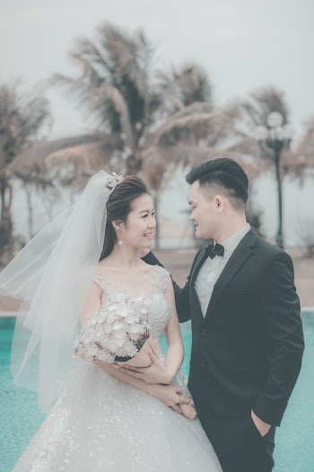 Women's White Floral Wedding Gown