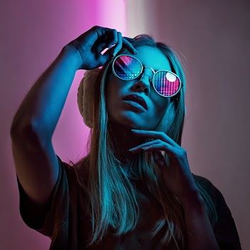 Women's White Framed Sunglasses