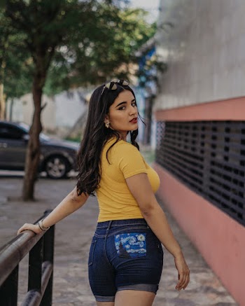 Women's Yellow T-shirt and Blue Denim Short-shorts