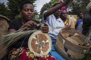Women artisans weaving traditional baskets, | Free Photo - rawpixel