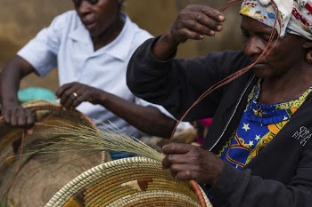 Women artisans weaving traditional baskets, | Free Photo - rawpixel
