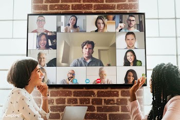 Women in a video conference call in an office | Free  photo - 2335461