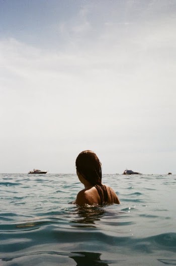 Women in the ocean · Free Stock Photo