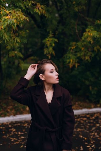 women's black notched lapel suit jacket