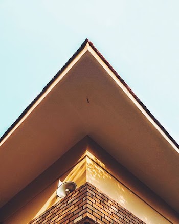 worm's eye view photography of house during daytime