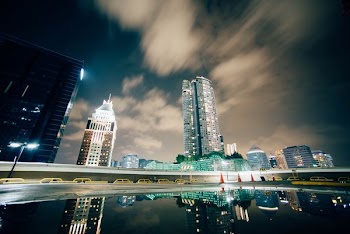worms eye view photography of skycraper