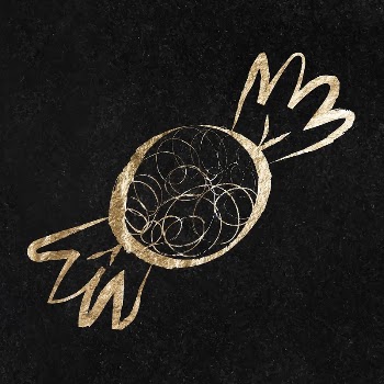 Wrapped candy sticker, gold aesthetic | Free Vector Illustration - rawpixel