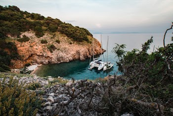 Yacht Parrk Near Island