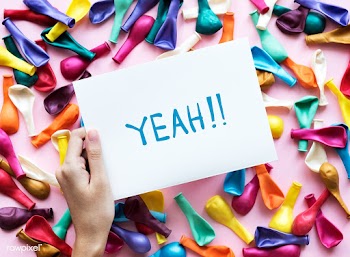 Yeah! text on paper and party balloons colorf.. | Free stock psd mockup - 385202