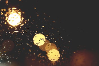 Yellow and Brown Light Bokeh