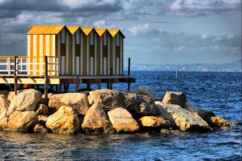 yellow_huts_hdr2.JPG