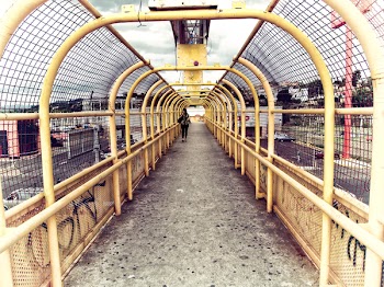 Yellow Trusses With Black Screen