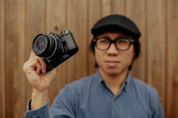 You wont be able to take a photo better than me.
Here, hold my camera.
Wait…