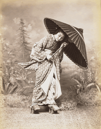 young woman dressed in patterned | Free Photo - rawpixel