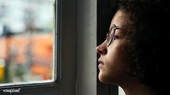Young woman getting bored at home during coronavirus quarantine | Free  photo - 2301665