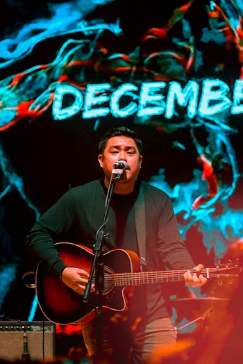 Zel Bautista Performing on Stage